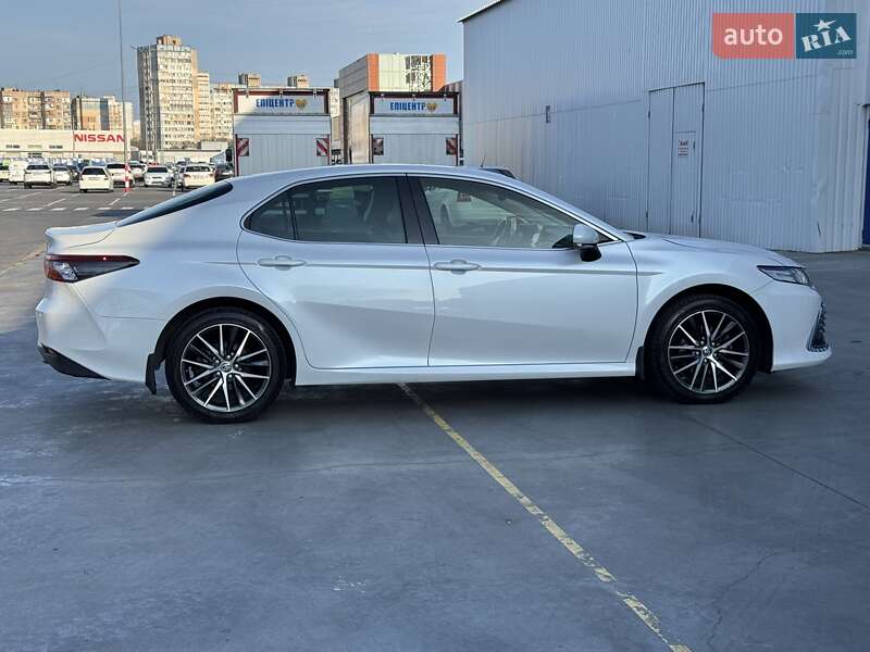 Седан Toyota Camry 2021 в Одесі