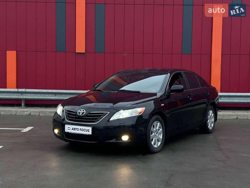 Седан Toyota Camry 2008 в Києві