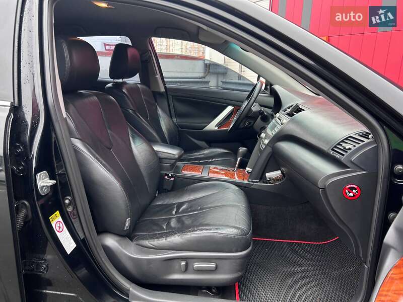 Седан Toyota Camry 2008 в Києві