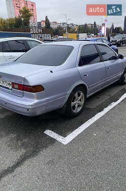 Седан Toyota Camry 1997 в Киеве