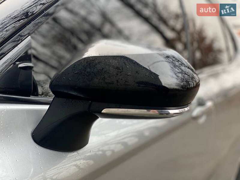 Седан Toyota Camry 2020 в Киеве фото 20 Седан Toyota Camry 2020 в Киеве