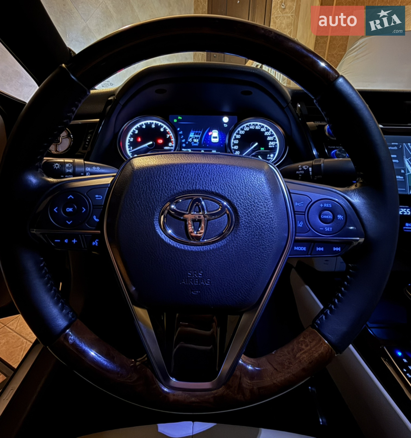 2018 Toyota Camry - мініатюра 18