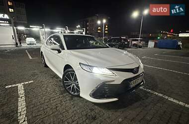 Седан Toyota Camry 2022 в Киеве