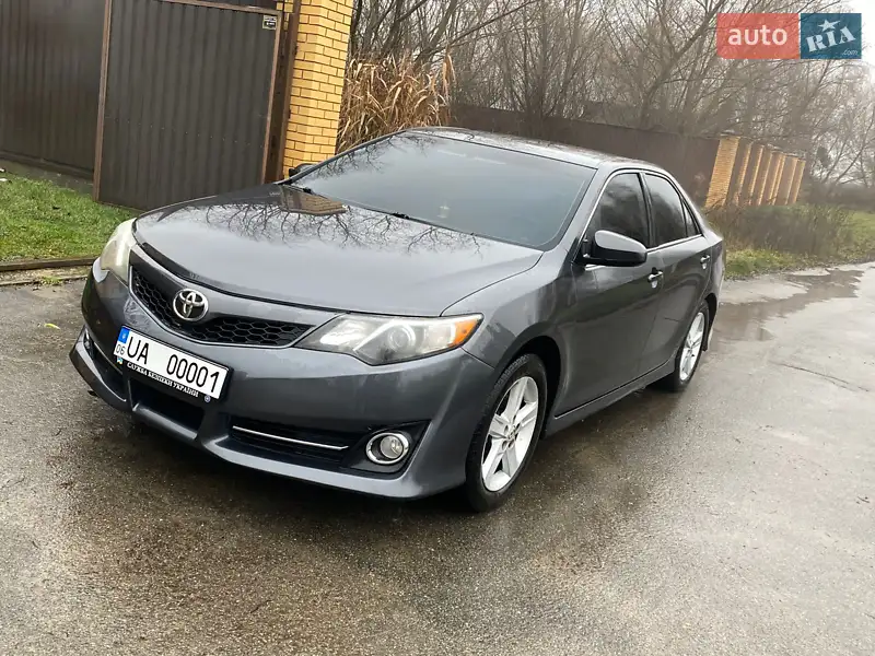 Toyota Camry 2012