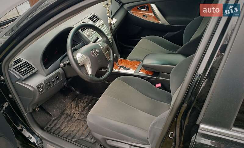 Седан Toyota Camry 2008 в Барышевке