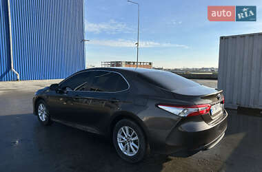 Седан Toyota Camry 2018 в Львові