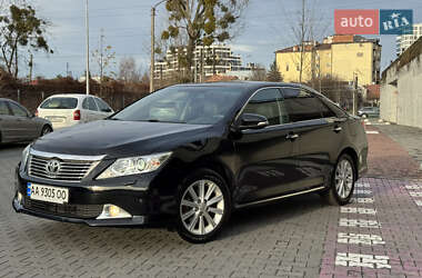 Седан Toyota Camry 2013 в Львове