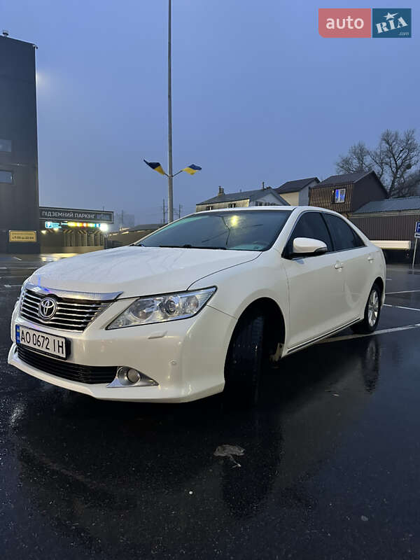 Седан Toyota Camry 2011 в Киеве