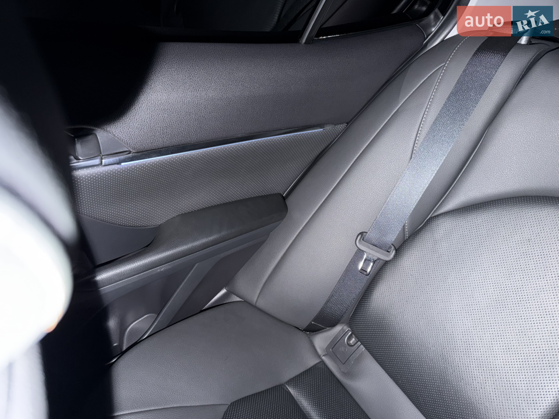 2019 Toyota Camry - мініатюра 14