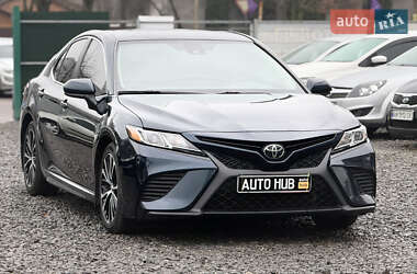 Седан Toyota Camry 2019 в Бердичеві