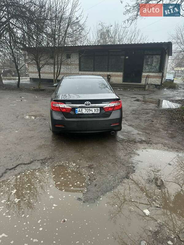 Седан Toyota Camry 2012 в Новомосковську