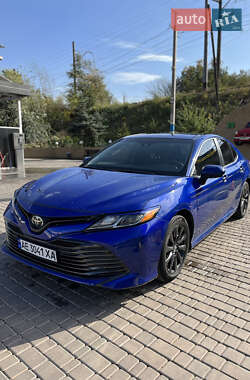 Седан Toyota Camry 2017 в Кривому Розі