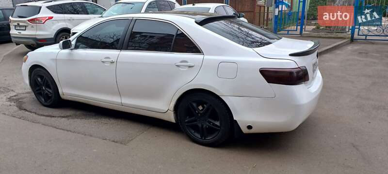 Седан Toyota Camry 2006 в Києві