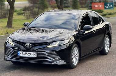 Седан Toyota Camry 2019 в Києві