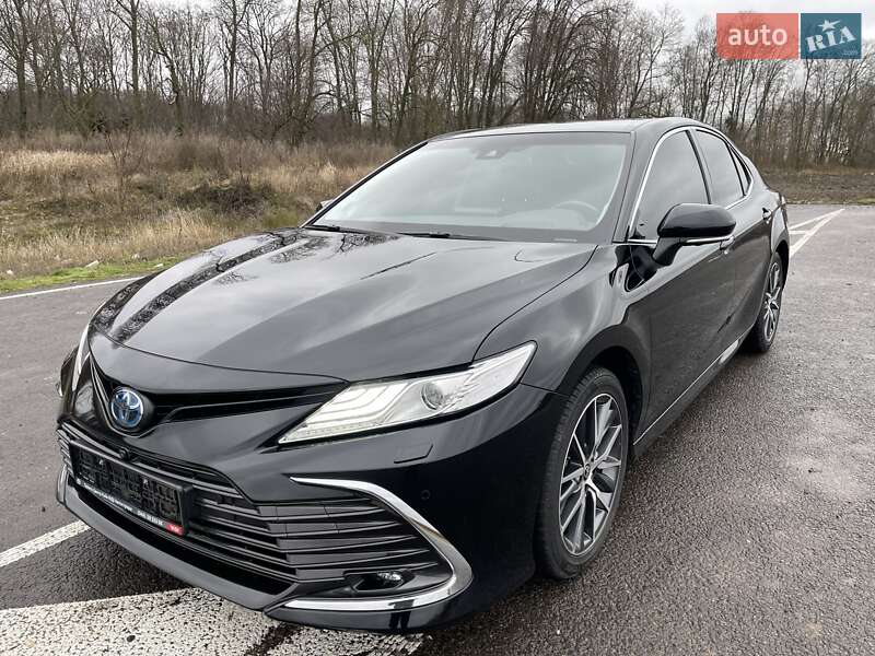 Toyota Camry 2021