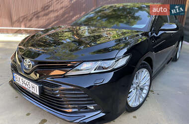 Седан Toyota Camry 2018 в Киеве