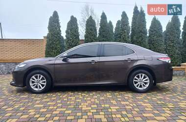 Седан Toyota Camry 2018 в Полтаве