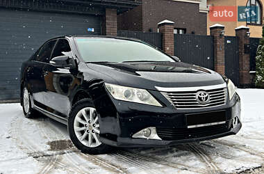 Седан Toyota Camry 2011 в Києві