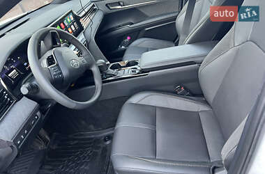 Седан Toyota Camry 2024 в Ивано-Франковске