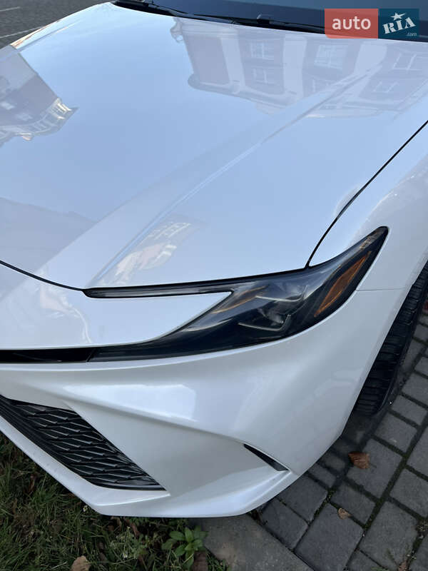 Седан Toyota Camry 2024 в Ивано-Франковске