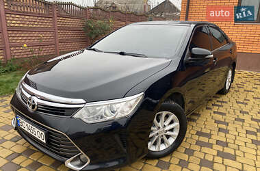 Седан Toyota Camry 2015 в Киеве
