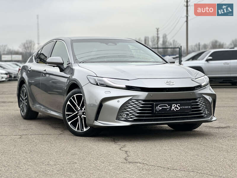 Toyota Camry 2025