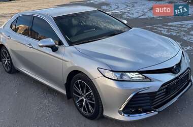 Седан Toyota Camry 2023 в Киеве