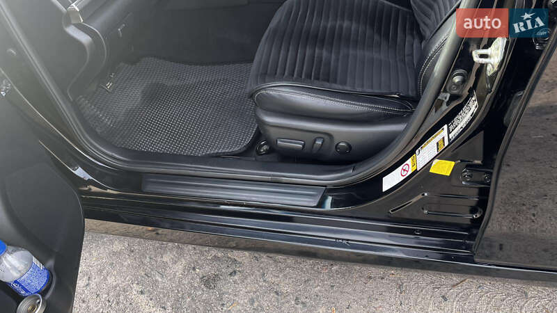 Седан Toyota Camry 2014 в Києві