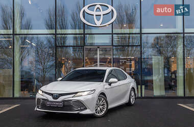 Седан Toyota Camry 2019 в Днепре
