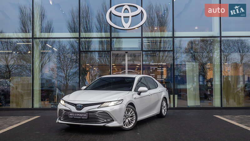 Toyota Camry 2019