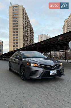 Седан Toyota Camry 2017 в Одессе