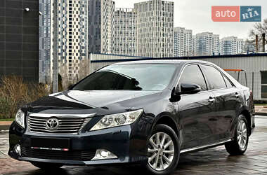 Седан Toyota Camry 2012 в Киеве