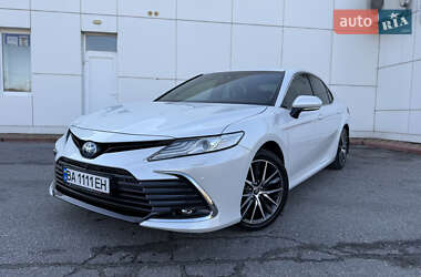 Седан Toyota Camry 2023 в Кропивницькому