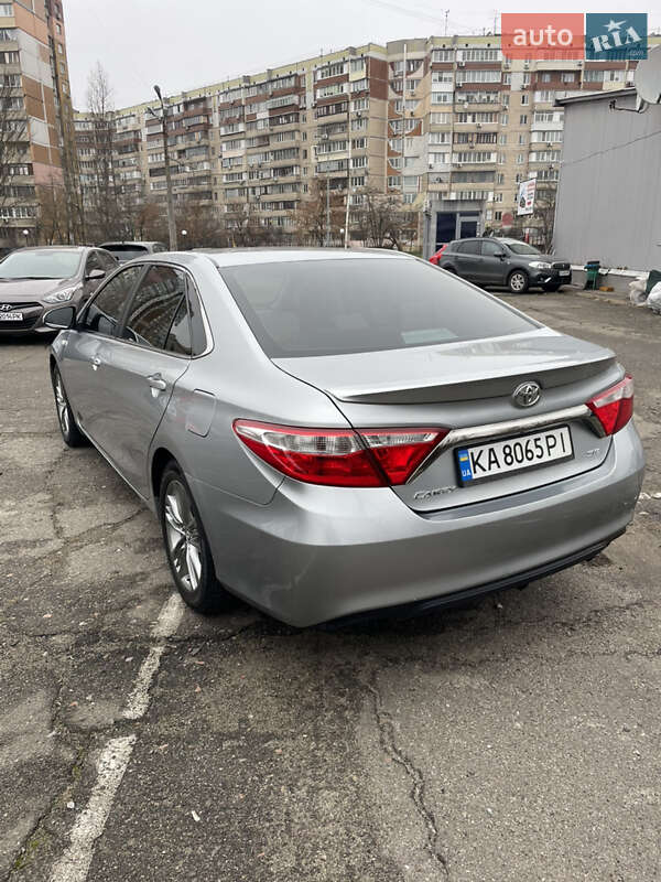 Седан Toyota Camry 2015 в Києві