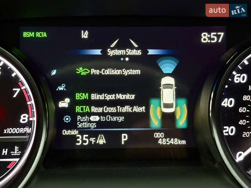 Седан Toyota Camry 2023 в Киеве