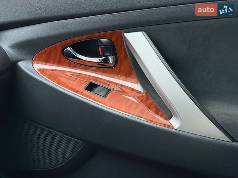 Седан Toyota Camry 2008 в Києві