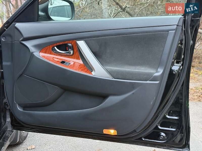 Седан Toyota Camry 2008 в Києві