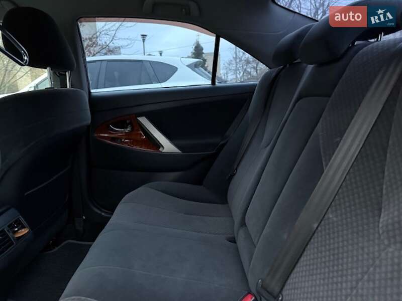 Седан Toyota Camry 2008 в Києві