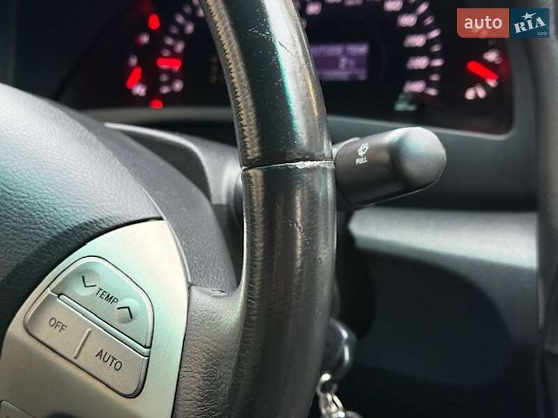 Седан Toyota Camry 2008 в Києві