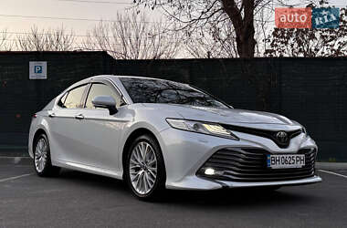 Седан Toyota Camry 2017 в Одессе