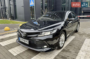 Седан Toyota Camry 2018 в Києві