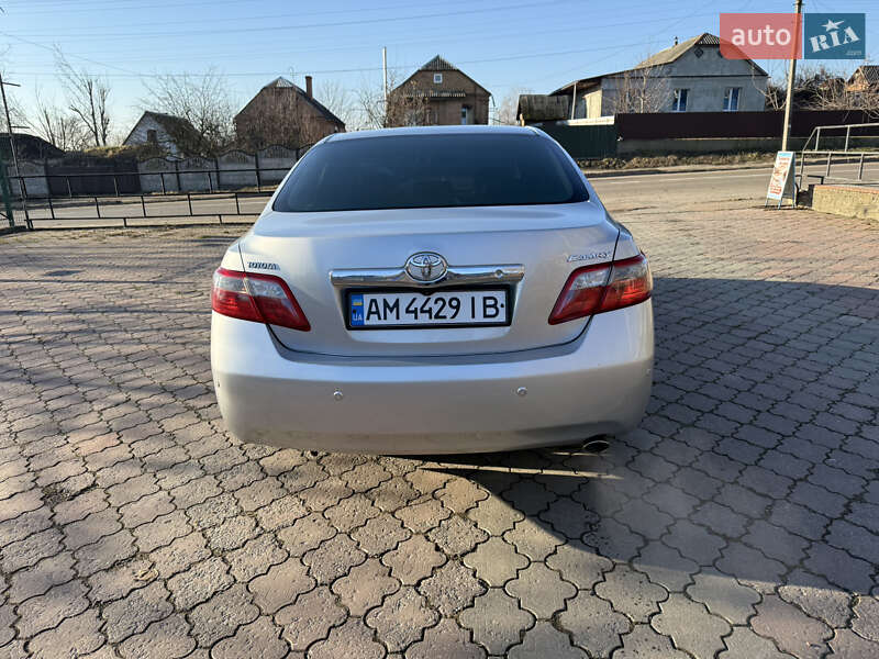 Седан Toyota Camry 2010 в Бердичеві