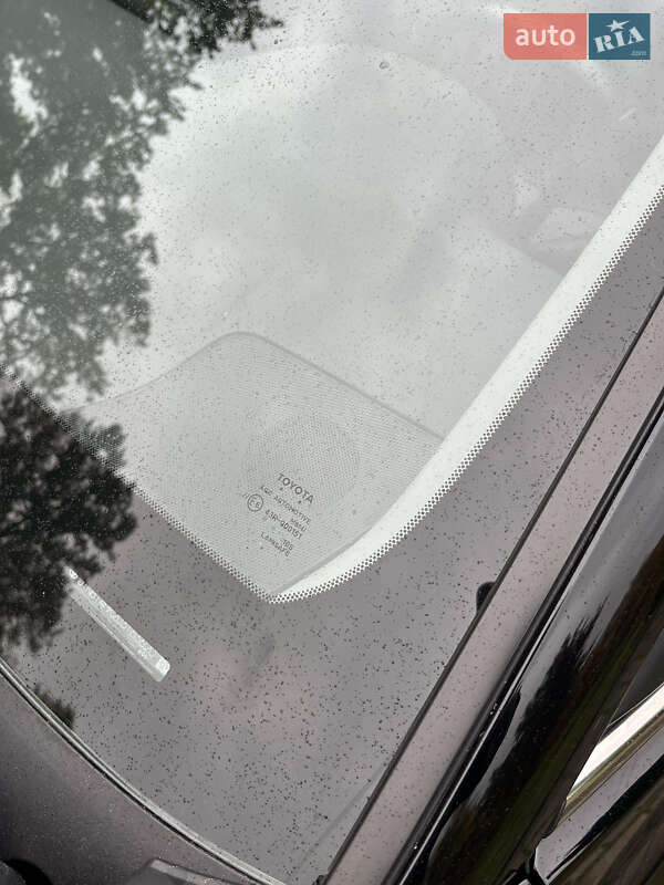 Седан Toyota Camry 2022 в Киеве