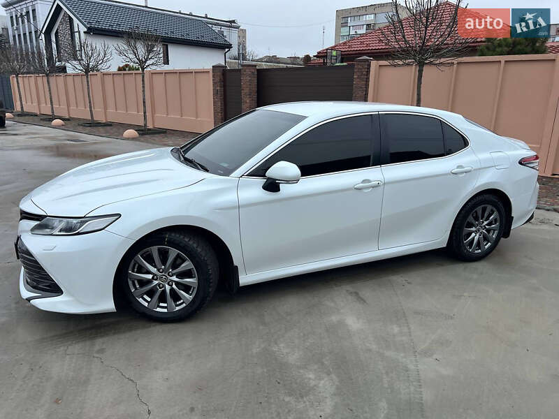 Седан Toyota Camry 2018 в Павлограде