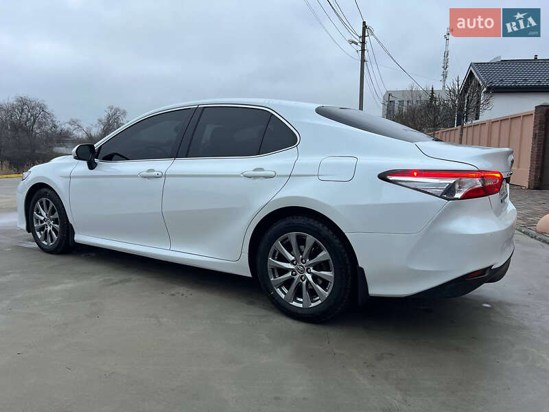 Седан Toyota Camry 2018 в Павлограде