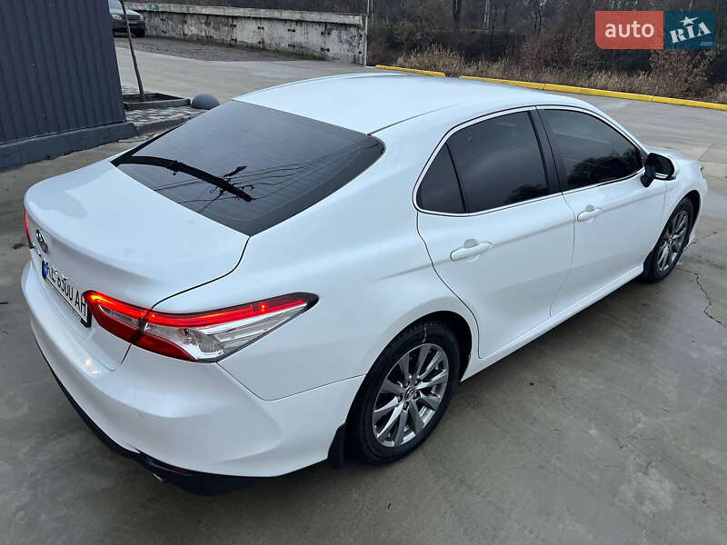 Седан Toyota Camry 2018 в Павлограде