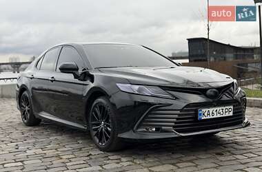 Седан Toyota Camry 2024 в Киеве