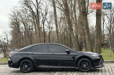 Седан Toyota Camry 2024 в Киеве