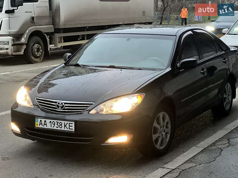 Седан Toyota Camry 2005 в Києві