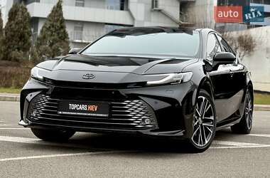 Седан Toyota Camry 2024 в Киеве